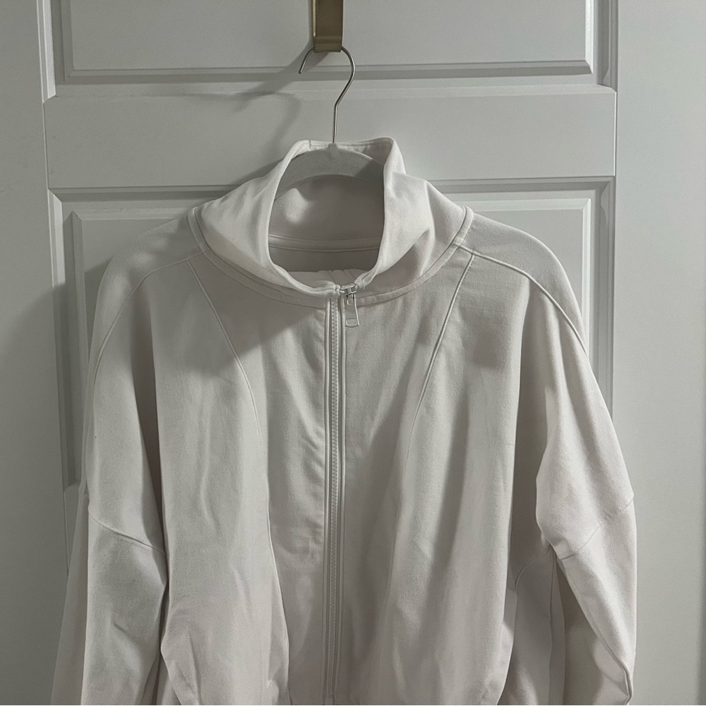 SALE Abercrombie & Fitch Cropped White Zip Up | S - Picture 2 of 6